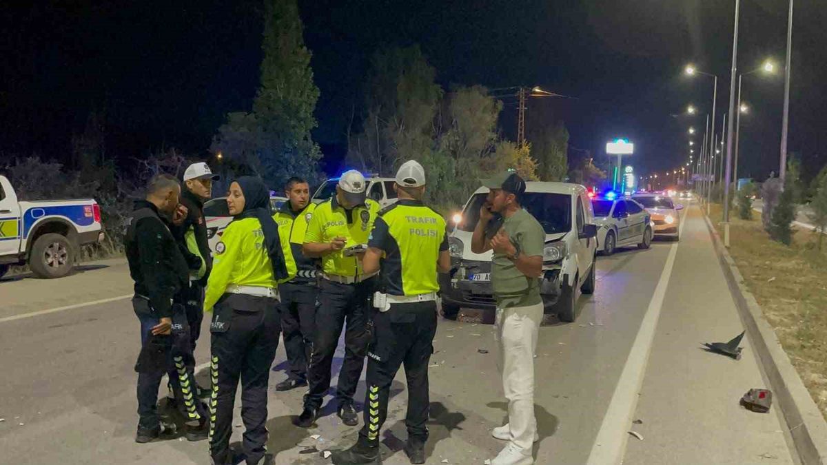 Karaman’da üç aracın karıştığı kazada 2 kişi yaralandı