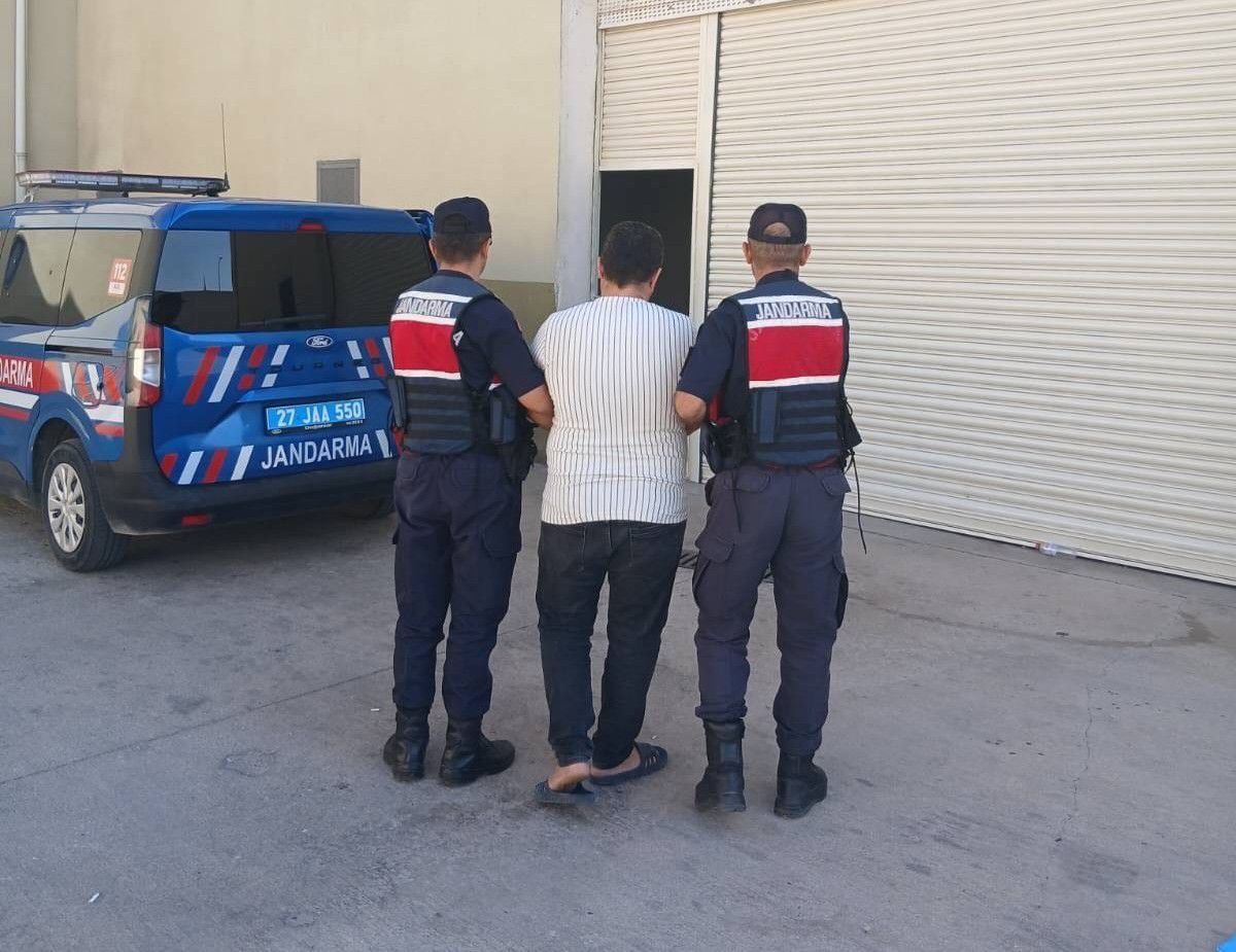 Kesinleşmiş 10 yıl cezayla aranan 2 şüpheli yakalandı