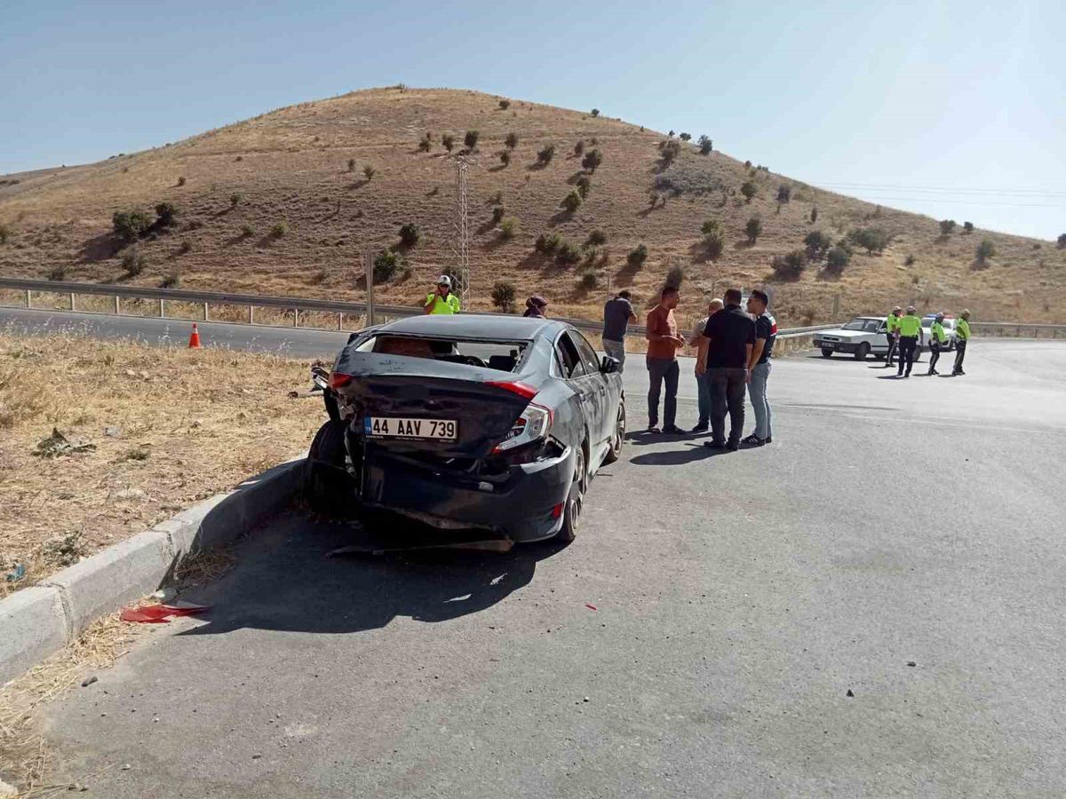 Malatya’da iki otomobil çarpıştı: 8 yaralı