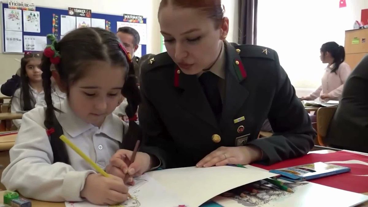 MSB ve MEB'in 'Kahramanım Mehmetçik ve Vatan' temalı resim yarışmasında halk oylaması başladı