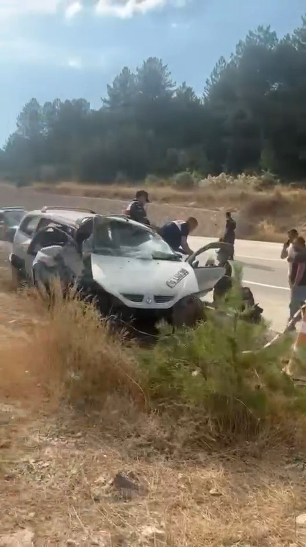 Takla atan otomobildeki çift öldü