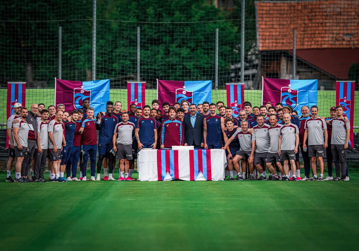 Trabzonspor kulübün 59. kuruluş yıl dönümünü Avusturya kampında kutladı