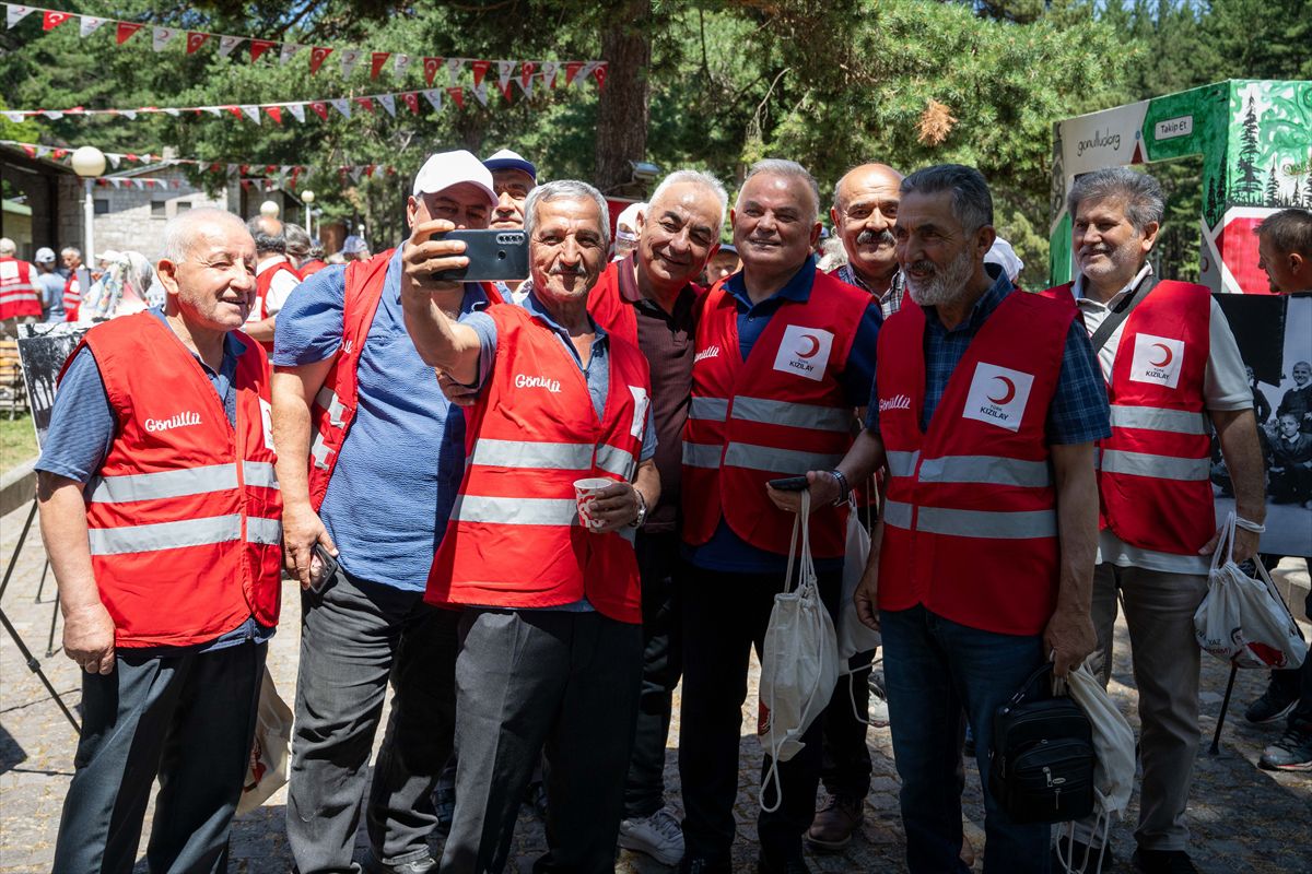 Türk Kızılay, Çamkoru Kampı'nda 'Yurt Kardeşliği 60. Yıl Buluşması' düzenledi