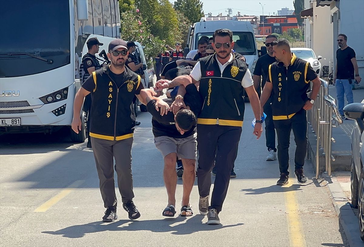 Adana'da bir kadının sokakta tabancayla öldürülmesine ilişkin 13 zanlı tutuklandı