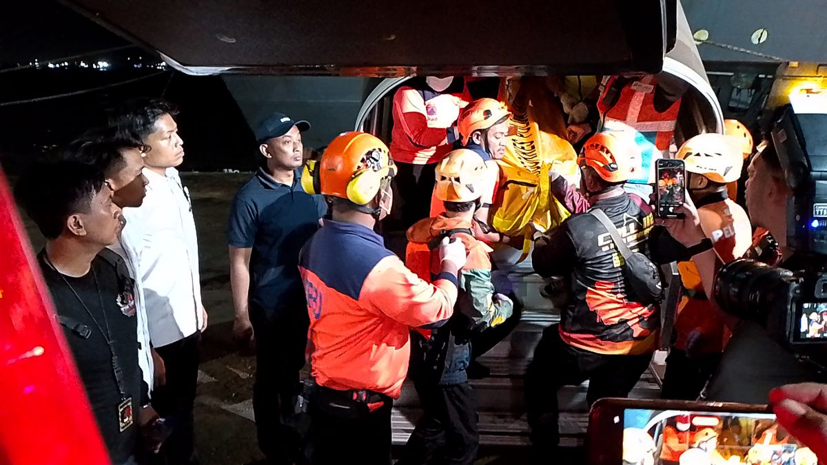 Endonezya'da feribot yangını: 5 ölü, 41 kayıp
