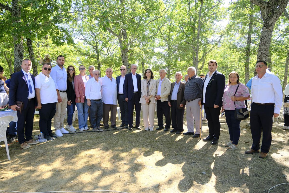 Alevi-Bektaşi Başkanı Gümülcine'de Güreş Etkinliklerine Katıldı