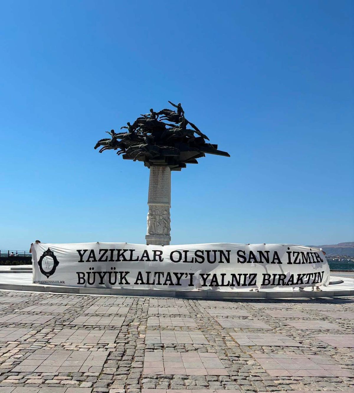 Altay'da kayyım kararı taraftarları ayağa kaldırdı: İzmir'in meydanlarında 'Yazıklar olsun' pankartı