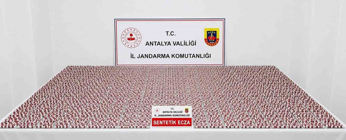 Antalya'da Depoya Uyuşturucu Operasyonu: 5 Bin 865 Hap Ele Geçirildi
