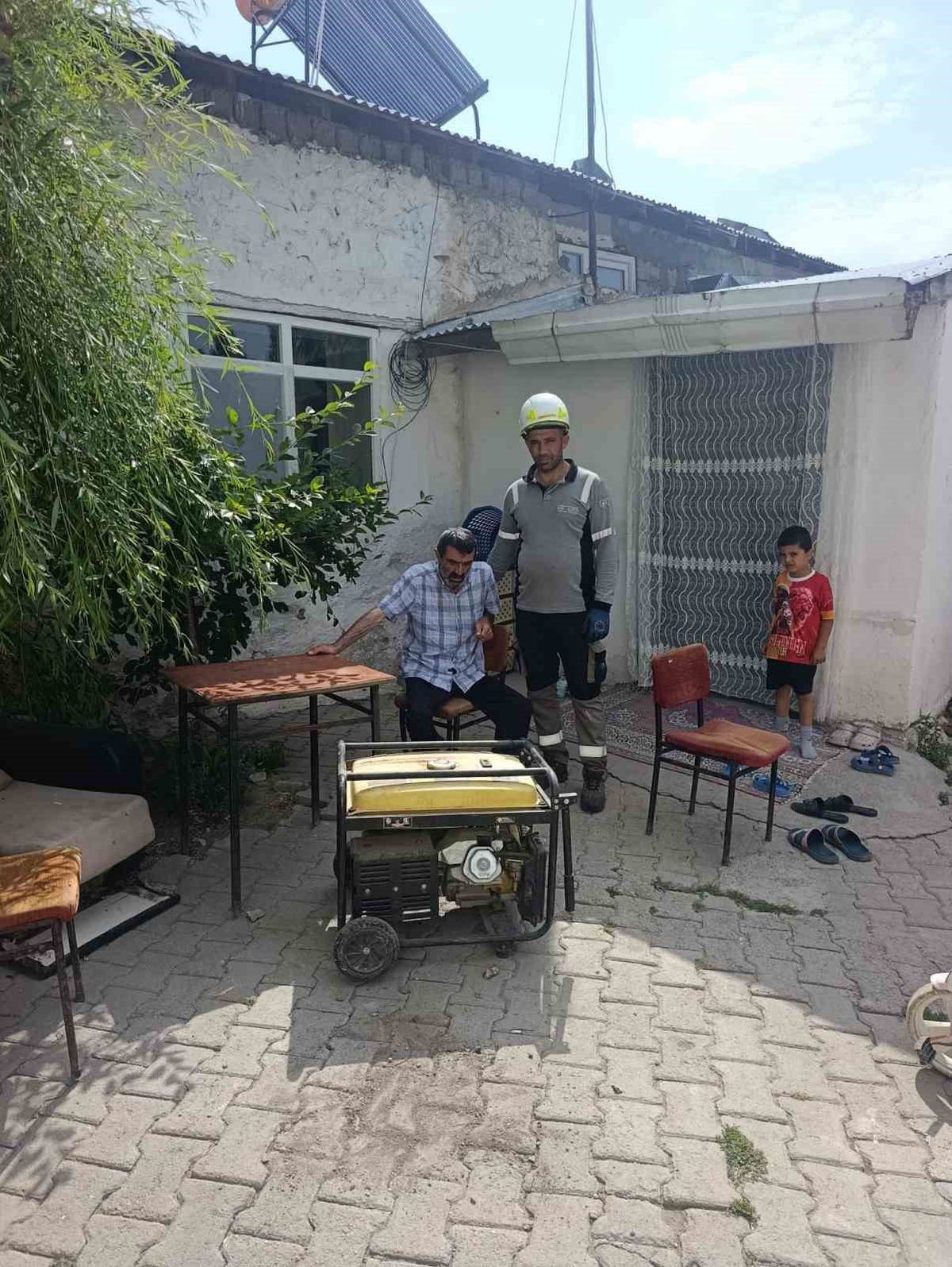 Aras EDAŞ’tan planlı bakım sürecinde hastaya mobil jeneratör desteği