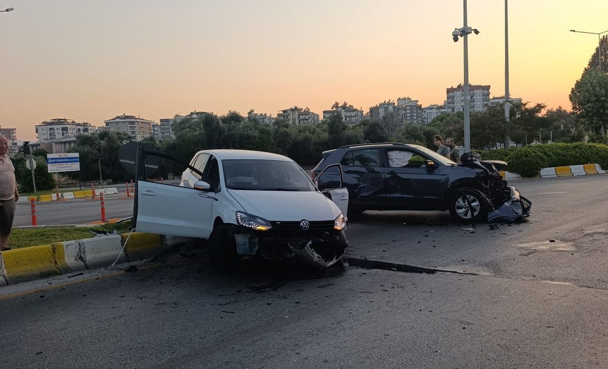 Aydın'da İki Otomobil Çarpıştı: 1 Yaralı
