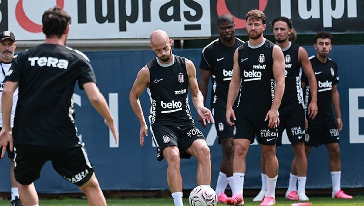 Beşiktaş, Hradec Kralove Maçı Hazırlıklarına Trossard'ın İlk Antrenmanıyla Devam Etti