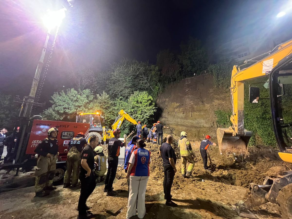 Büyükçekmece'de Toprak Kayması: Arama Kurtarma Çalışmaları Tamamlandı