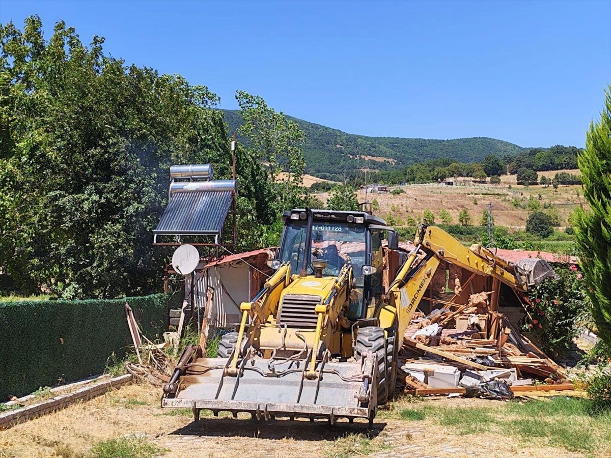 Çanakkale'de 16 Kaçak Yapı Yıkıldı