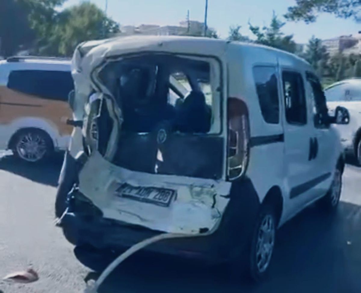 Diyarbakır'da Zincirleme Kaza: 4 Yaralı