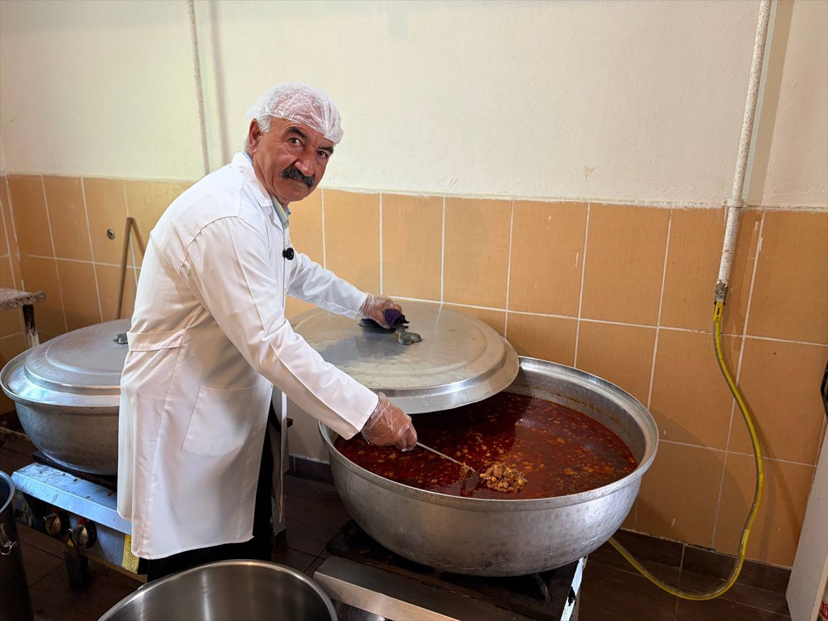 Doğanşehir'de yarım asırlık yahni geleneği sürüyor