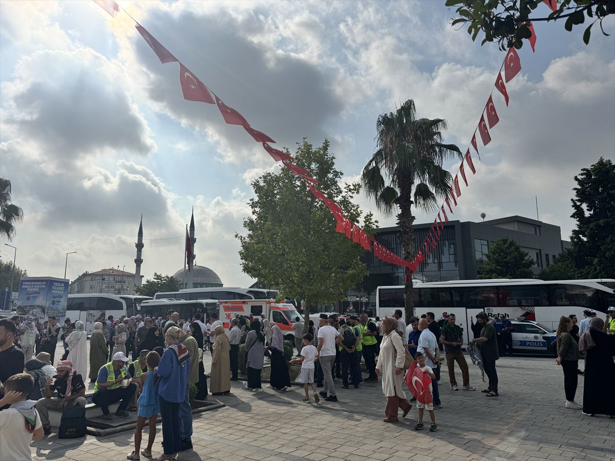 Filistin Konvoyu Sakarya'dan Dualarla Uğurlandı