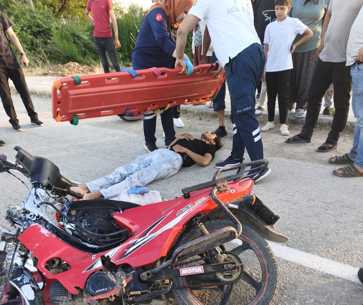 Doğanşehir'de Motosiklet Forklife Çarptı: 1 Yaralı