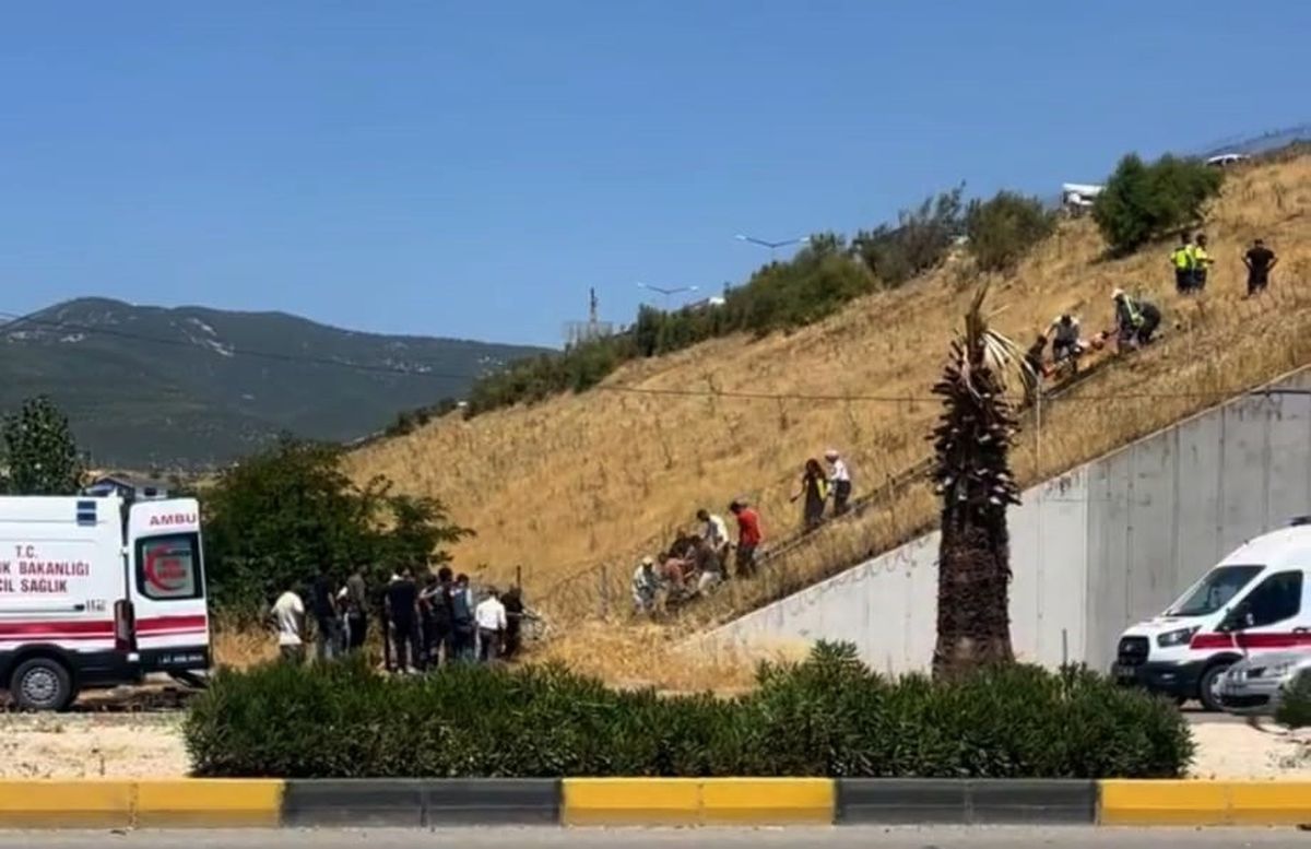 Nurdağı'nda Zincirleme Kazada 2 Kişi Öldü, 3 Yaralı