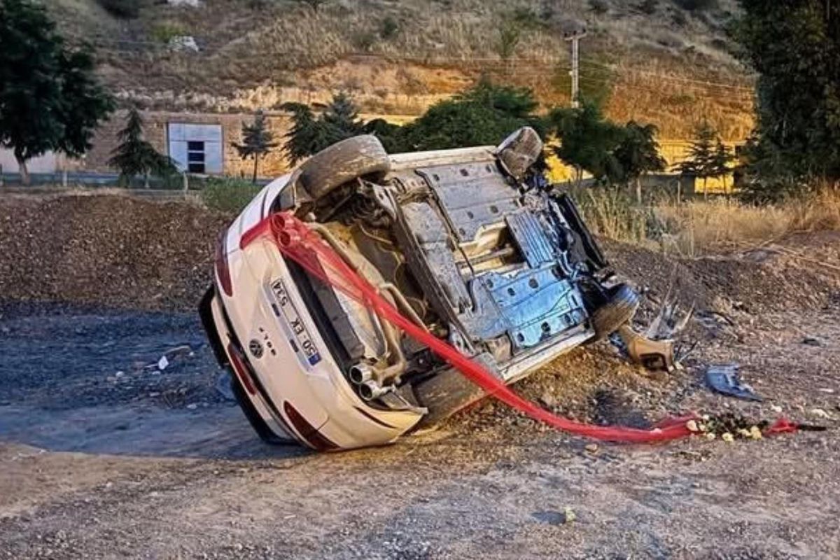 En mutlu günleri kabusa döndü: Gelin arabası taklalar attı