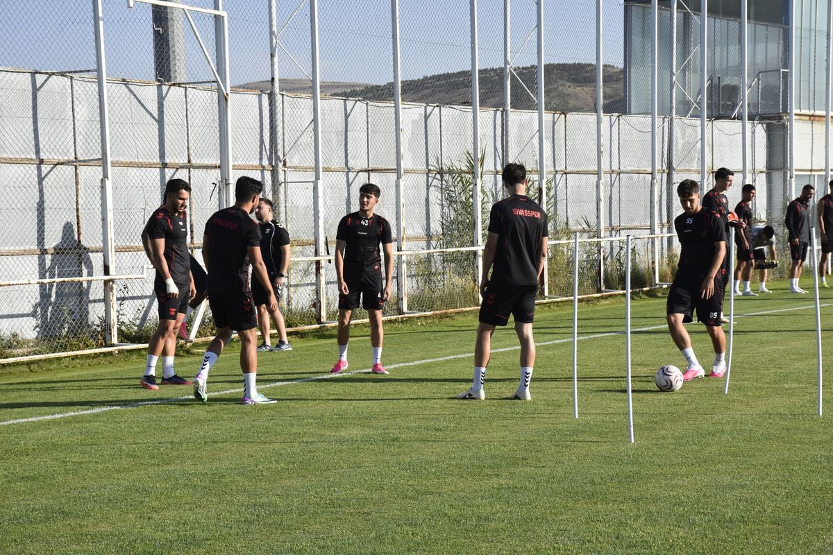Sivasspor’da Taşdemir: Transfer Yasağı İçin Borç Kapatıyoruz