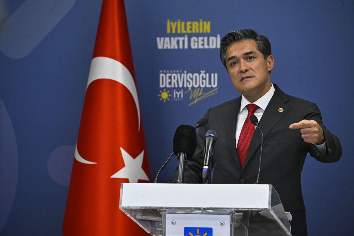 İYİ Parti'den çerçeve yasa eleştirisi: Millet gerçek gündemden alıkonuldu