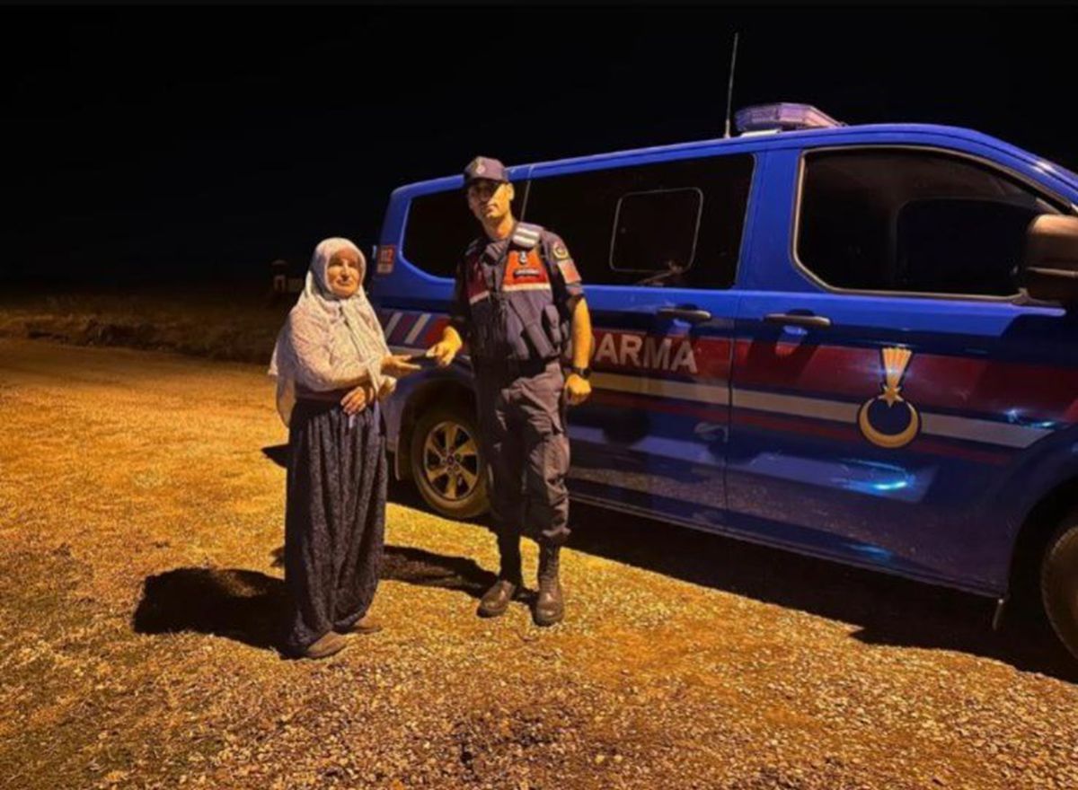 Jandarma kayıp telefonu sahibine ulaştırdı