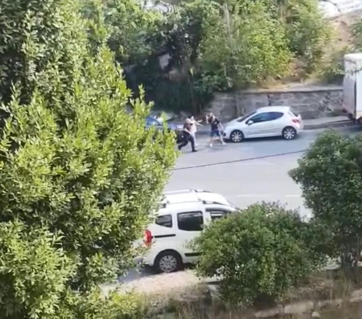 Kağıthane'de Dehşet: Uyuşturucu Bağımlısı Kardeş Ablasını Yaraladı