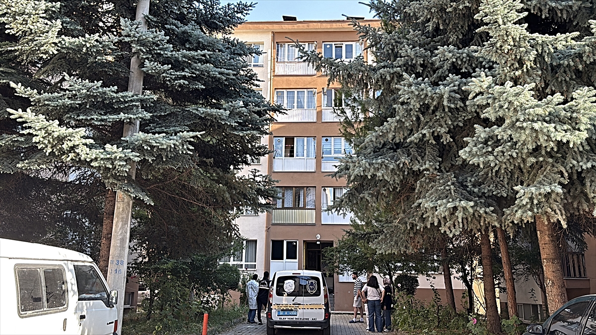 4 Yaşındaki Çocuk Pencereden Düşerek Hayatını Kaybetti