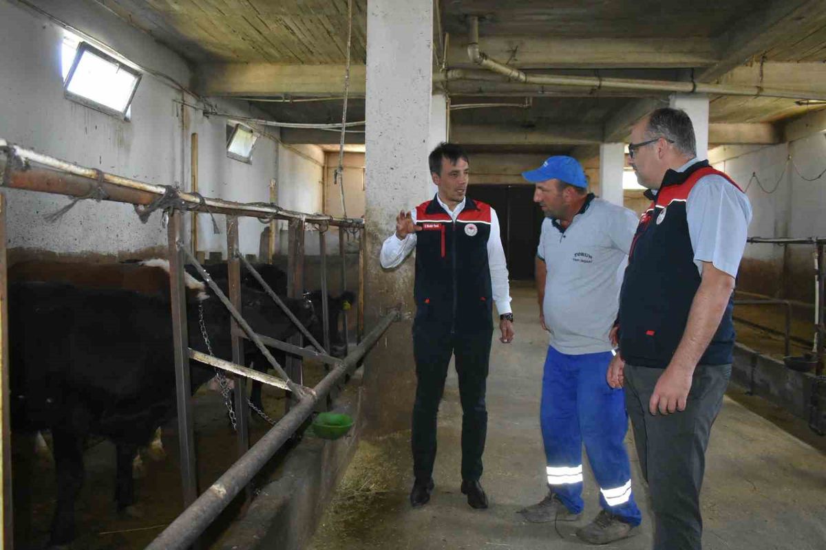 Bayburt'ta Kırsalda Bereket Projesi Kapsamında Yetiştiricilere Ziyaret