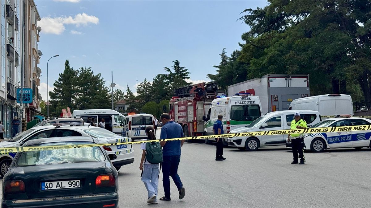 Kırşehir'de Kamyon Dorsesi İşçiyi Ezdi: 1 Ölü
