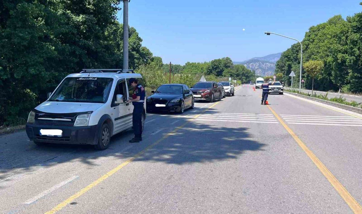 Muğla'da jandarma denetimleri: 481 aranan şahıs yakalandı