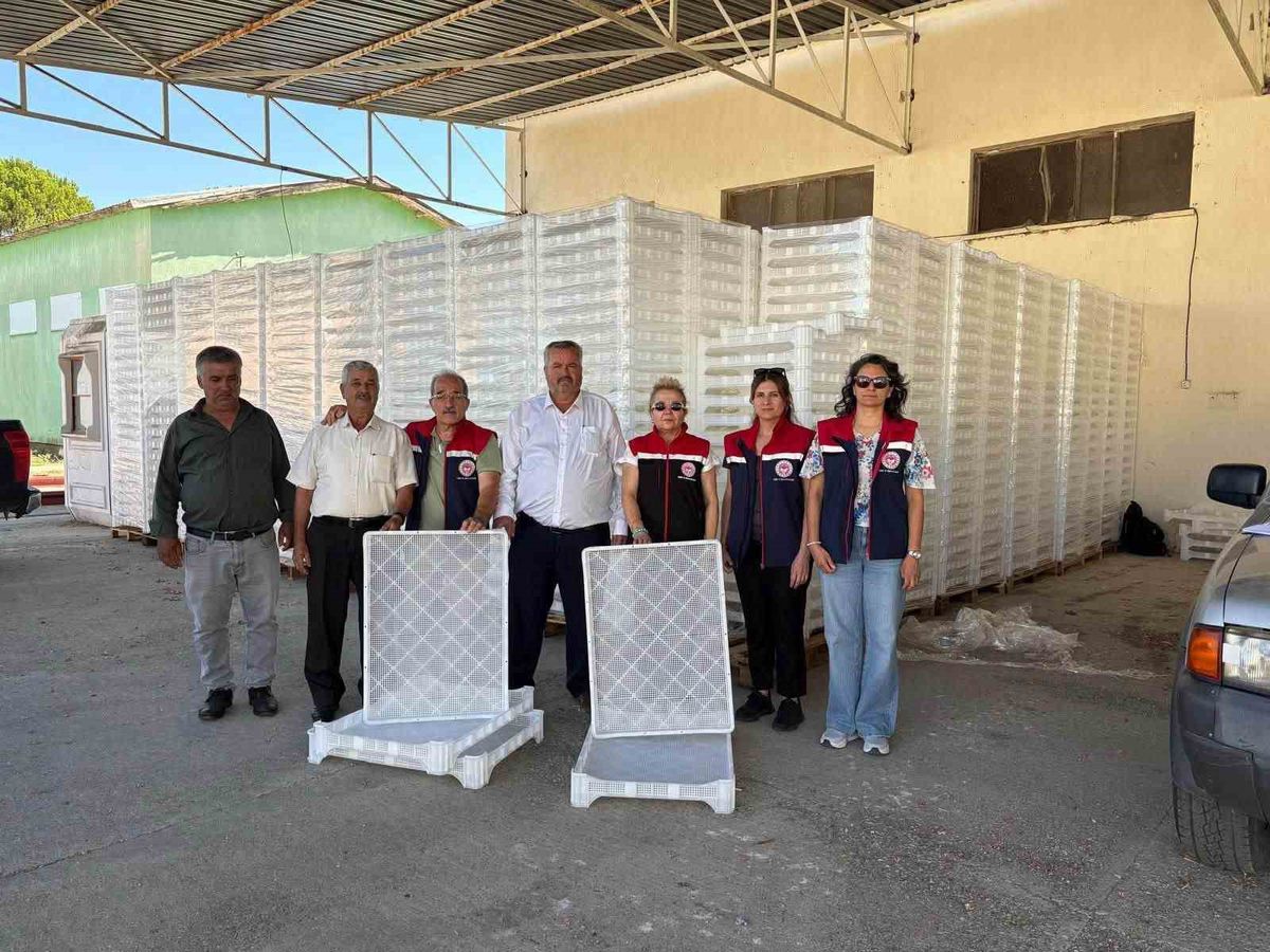 Nazilli'de İncir Üreticilerine 2 Bin 400 Kerevet Dağıtıldı