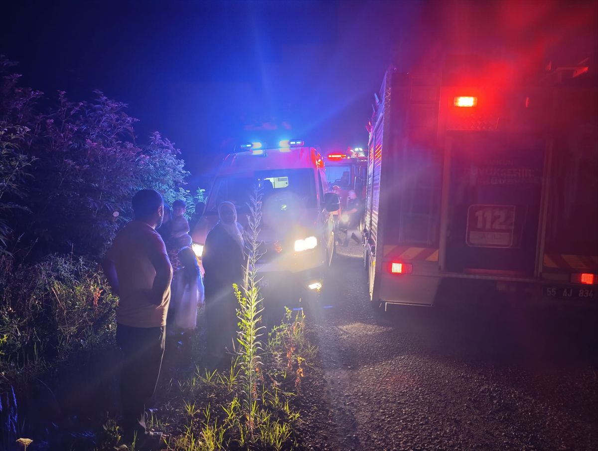 Salıpazarı'nda Otomobil Uçuruma Yuvarlandı: 1 Yaralı