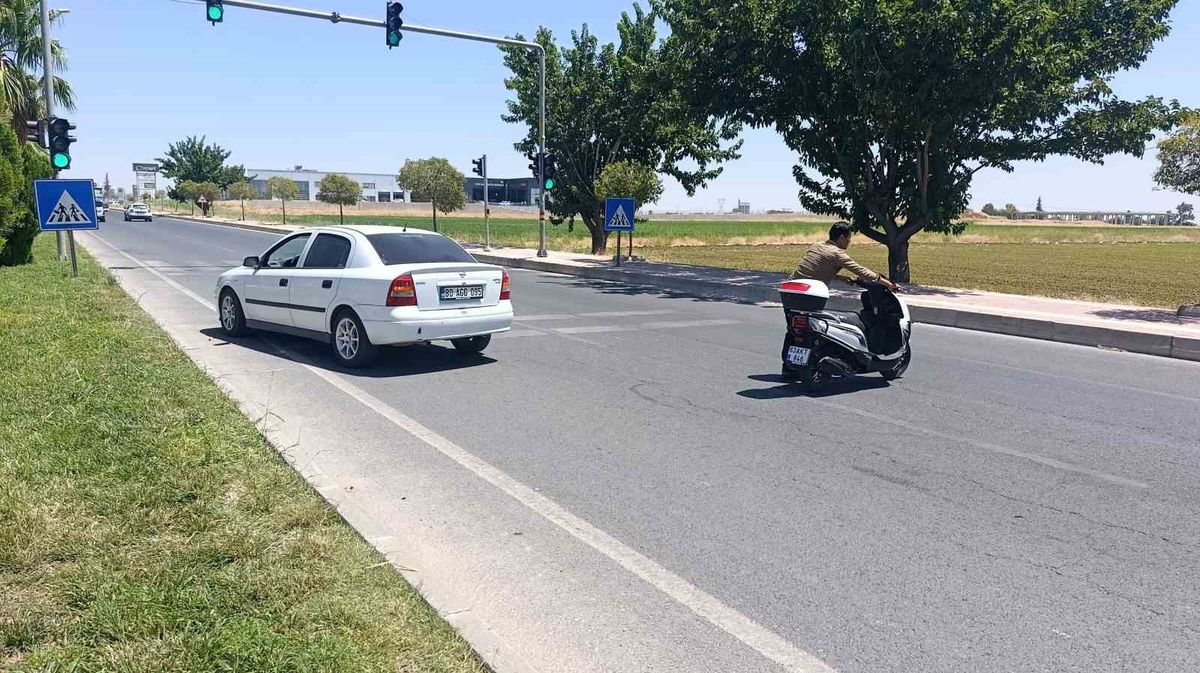 Şanlıurfa'da Motosiklet-Otomobil Çarpıştı: 1 Yaralı