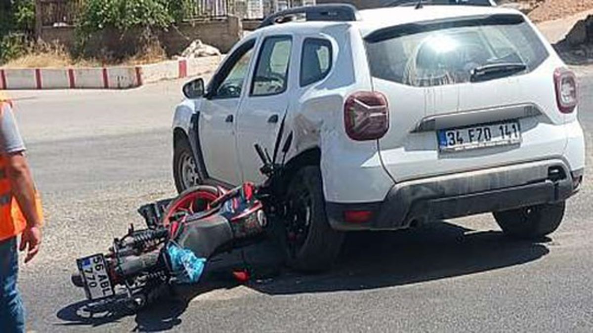 Siirt'te Motosiklet ve Otomobil Çarpıştı: 1 Yaralı