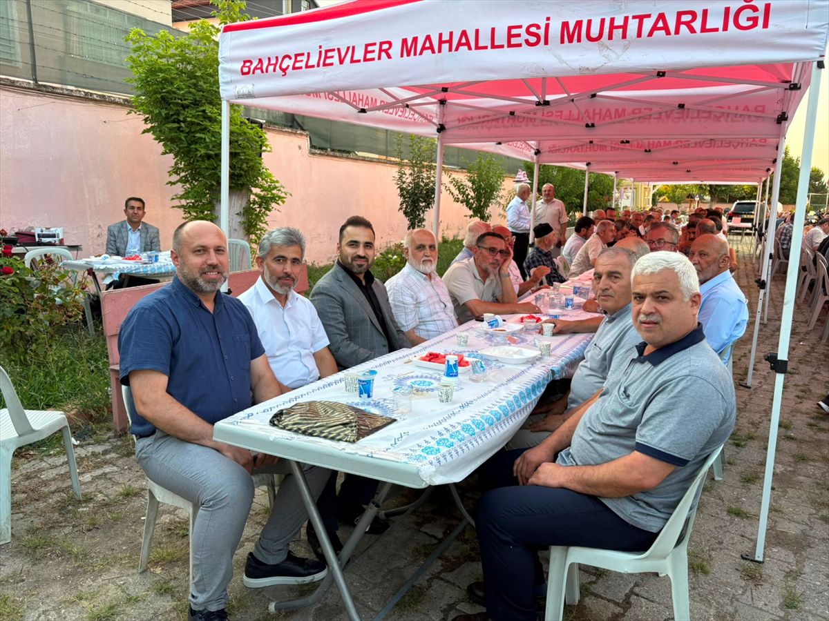 Vezirköprü'de İmam Hatip mezunları pilav gününde buluştu