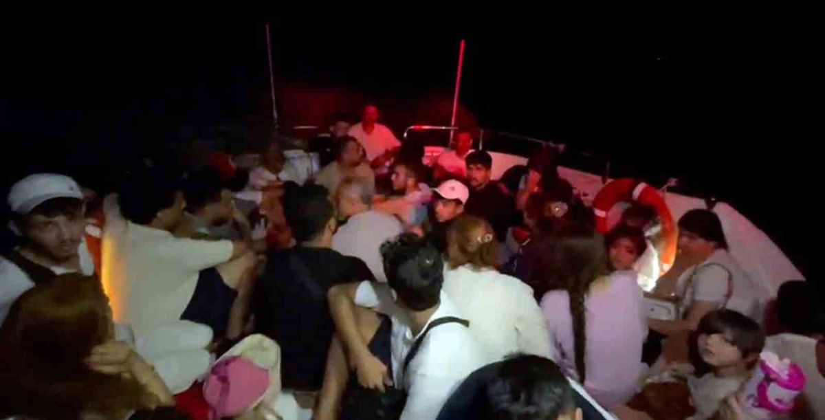 Datça'da Yunanistan'ın Geri İttiği 28 Düzensiz Göçmen Kurtarıldı