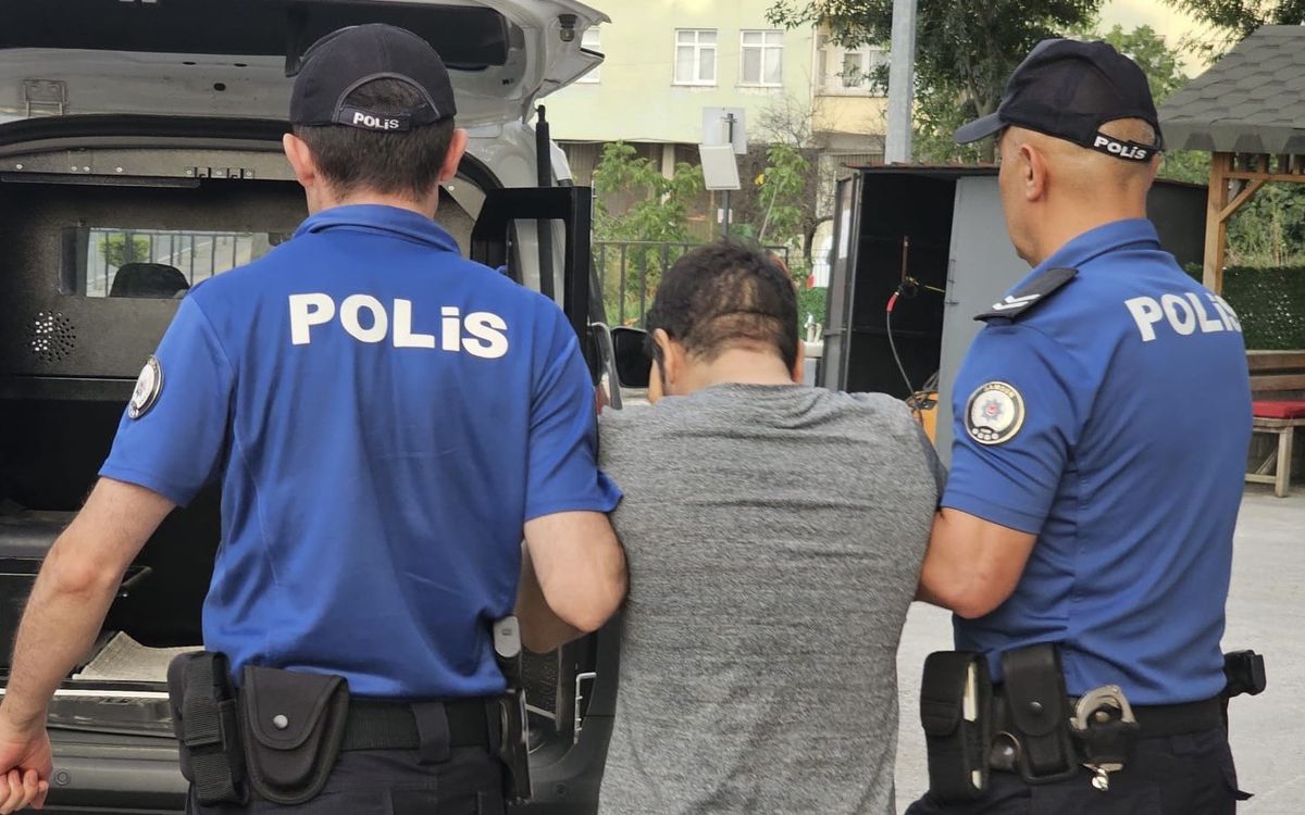 12 Yıl 6 Ay Kesinleşmiş Hapis Cezasıyla Aranan Dolandırıcı Samsun'da Yakalandı