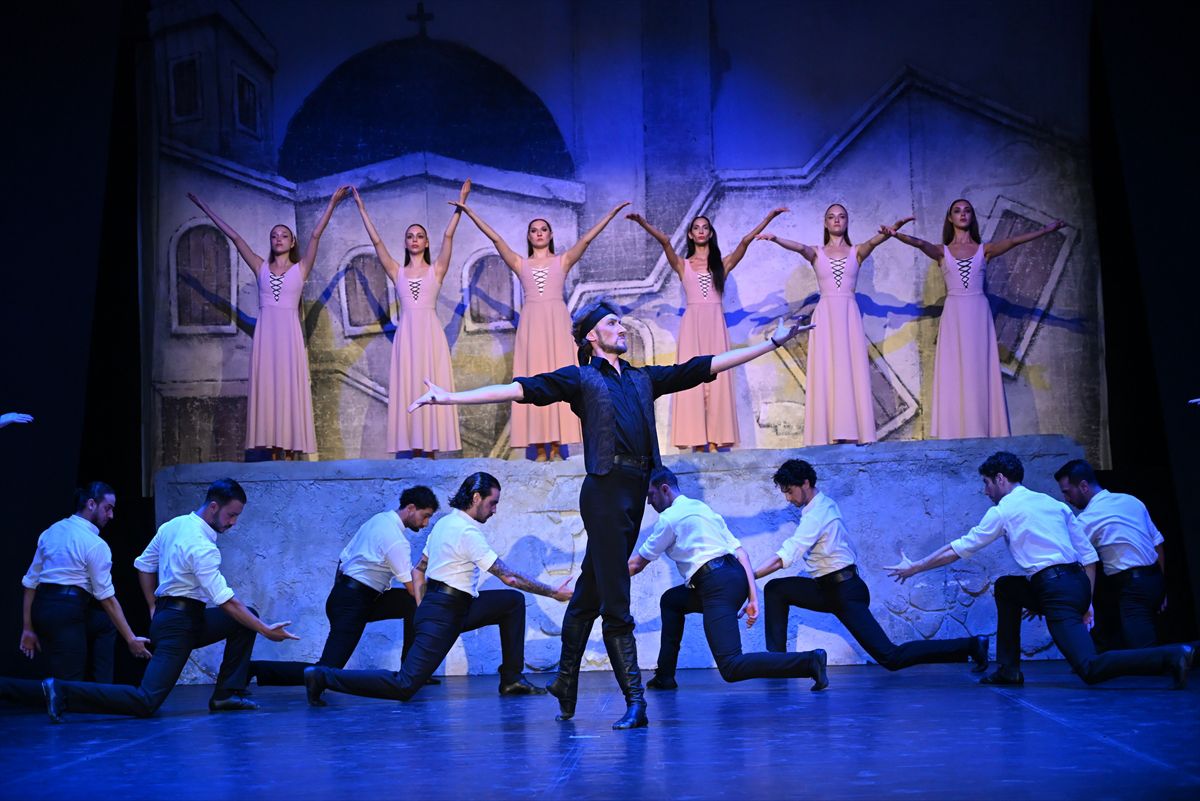 Zorba Balesi Bodrum'da Sahnelendi