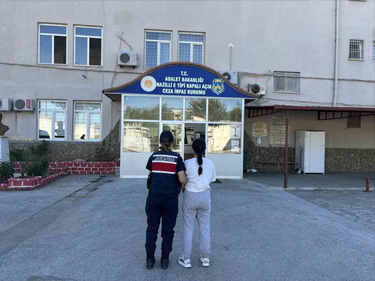 Nazilli'de Hırsızlık Suçundan Aranan Genç Kız Yakalandı