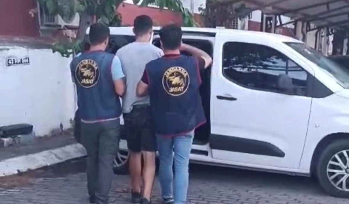 Jandarmadan 26 Yıl Cezalı Firari Hükümlüye Muğla'da Kıskıvrak Yakalama