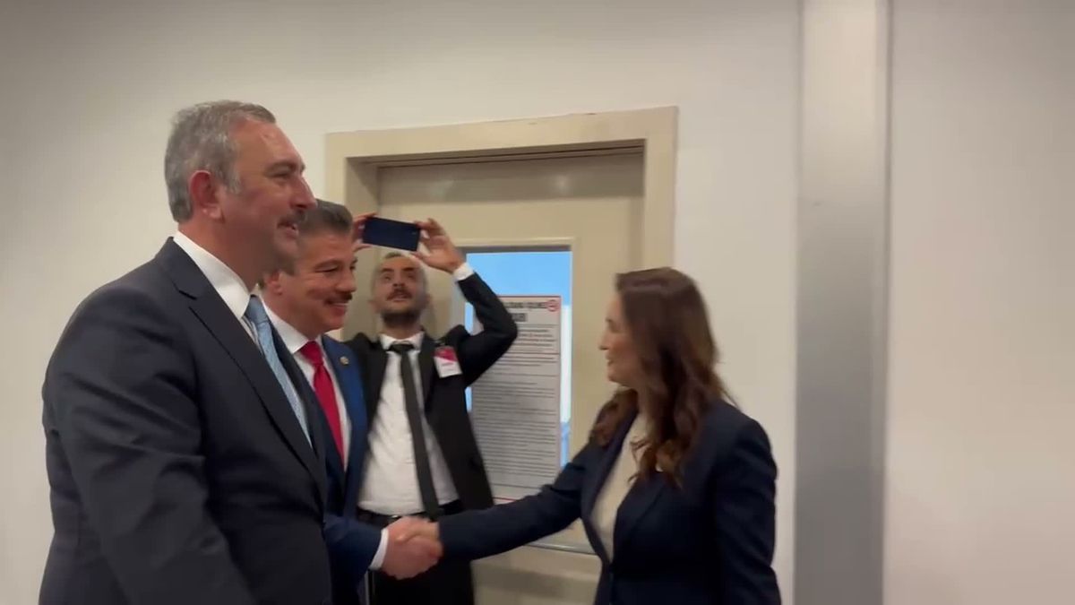 AK Parti, çerçeve yasayı yarın Meclis'e sunuyor