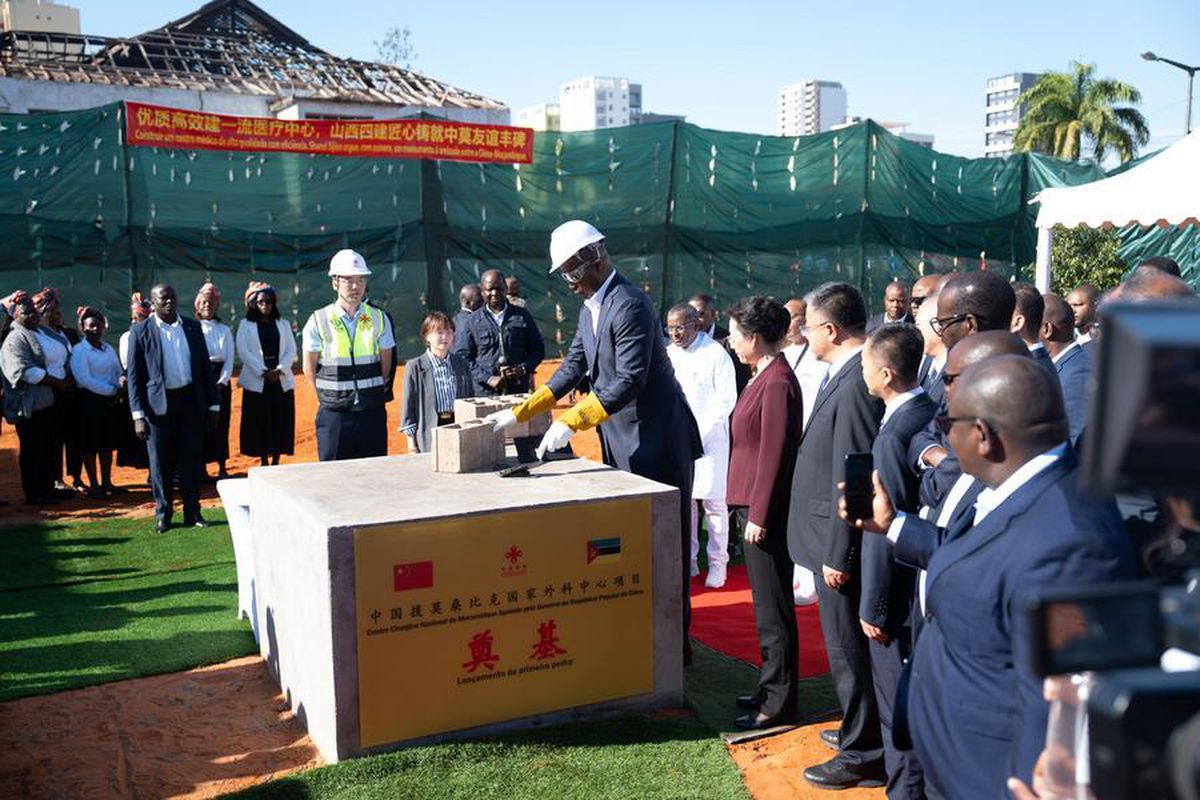 Çin destekli Ulusal Cerrahi Merkezi'nin temeli Maputo'da atıldı