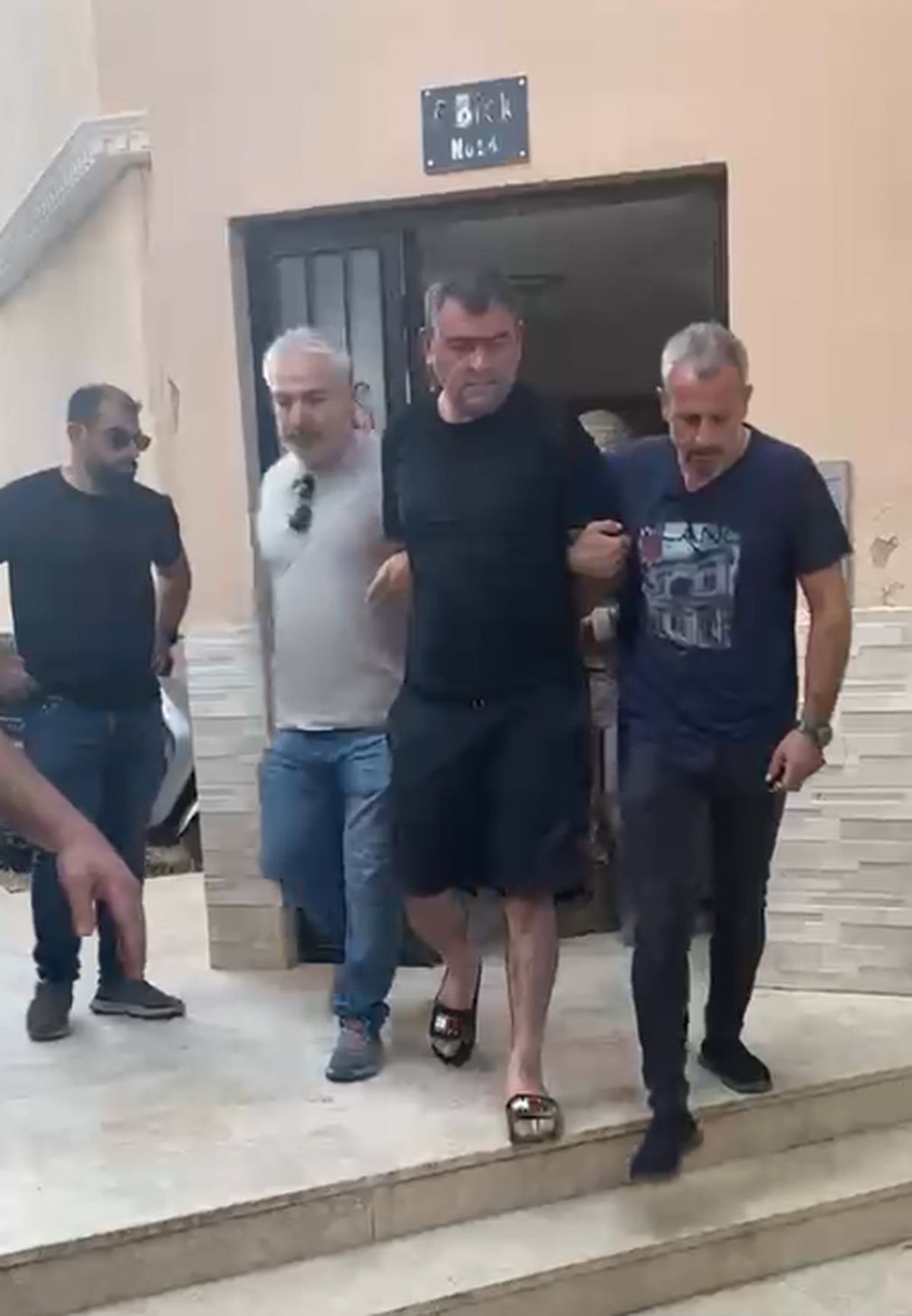 Aksaray'da Arkadaşını Vurup Kaçan Şüpheli Aydın'da Yakalandı