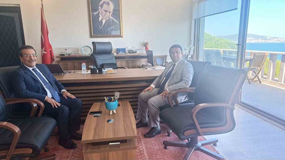 Burhaniye Kaymakamı Atilla, Ayvalık Kaymakamı Çimşit'i Ziyaret Etti