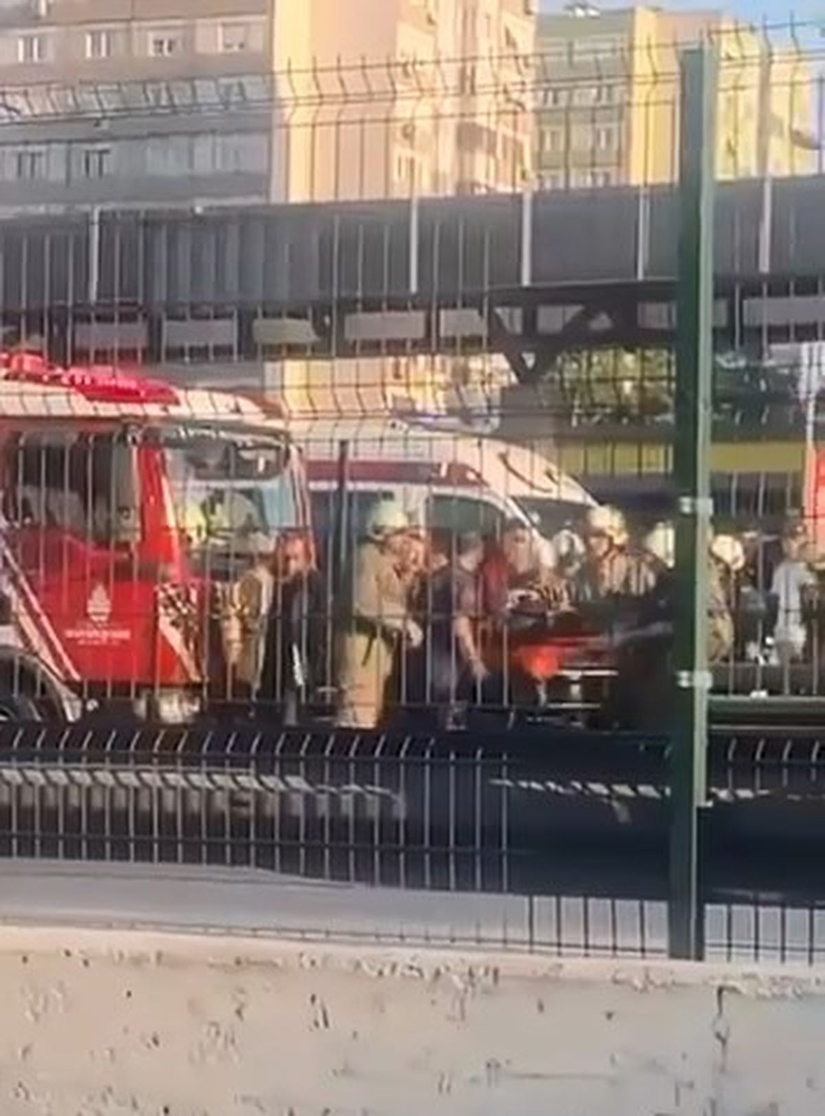 Şirinevler'de Metrobüs Kazası: Kadın Ağır Yaralandı