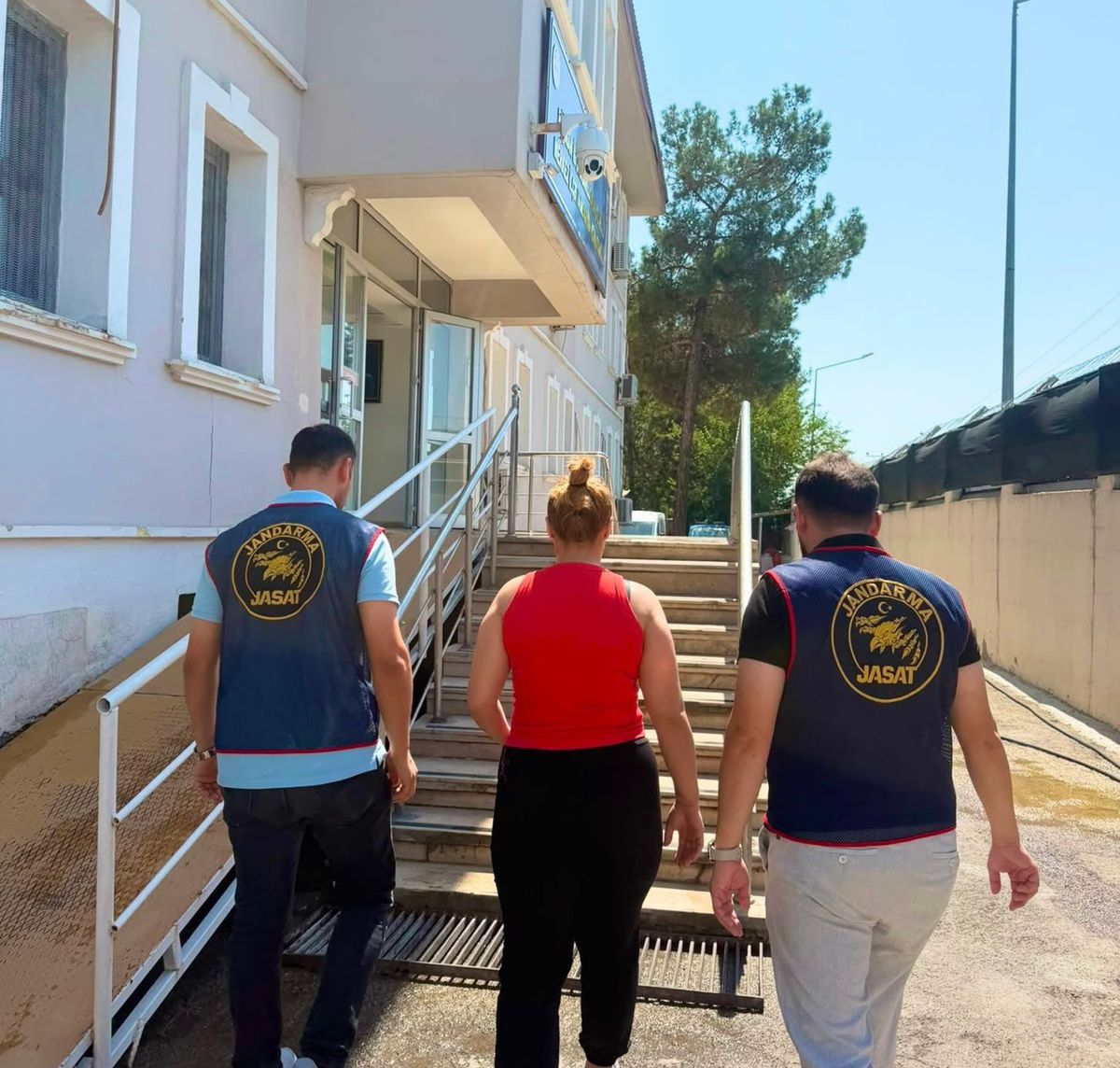 Batman'da 15 Yıl Hapis Cezalı Firari Hükümlü JASAT Operasyonuyla Yakalandı