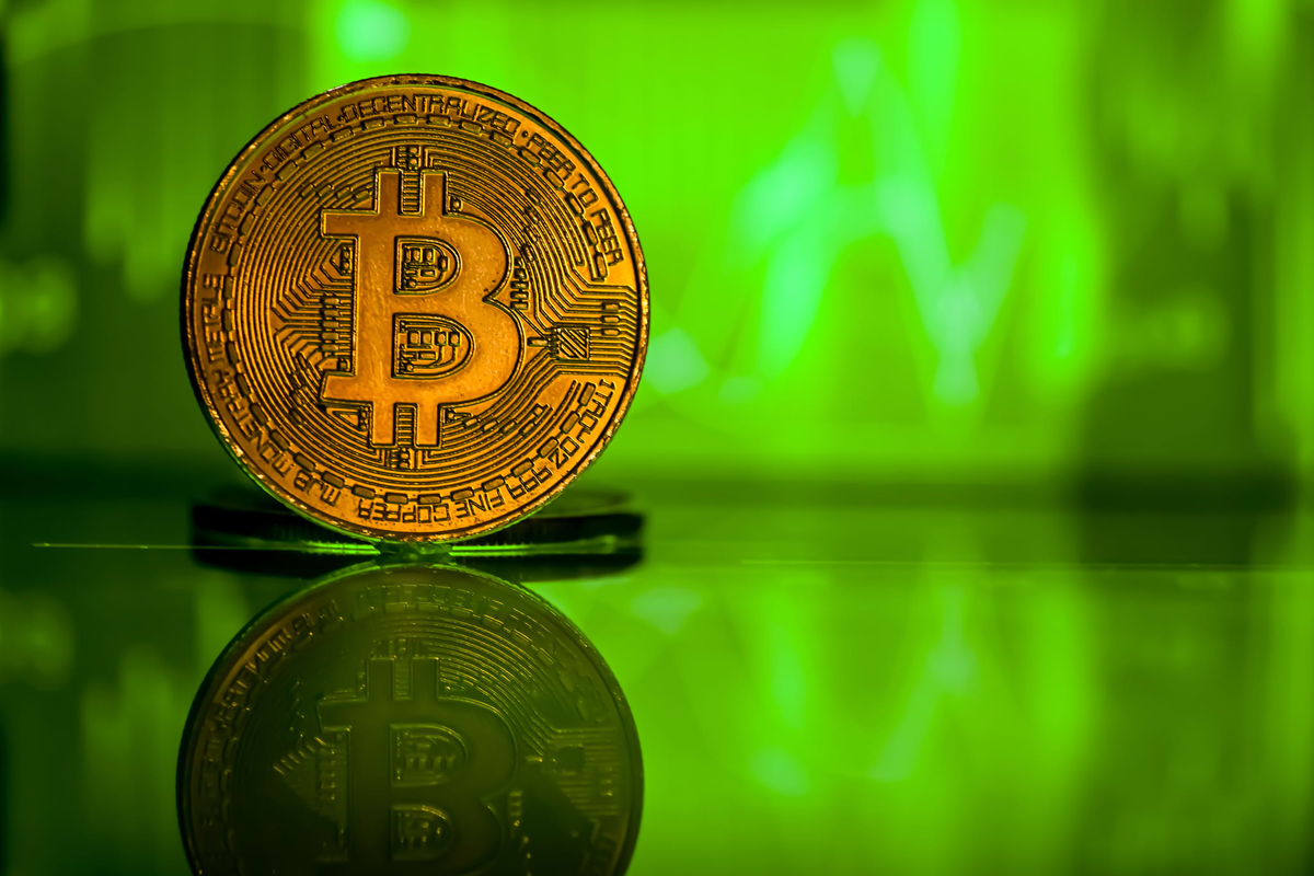 Bitcoin baskıya rağmen yükseldi: 65 bin dolar direncini aşabilir mi?