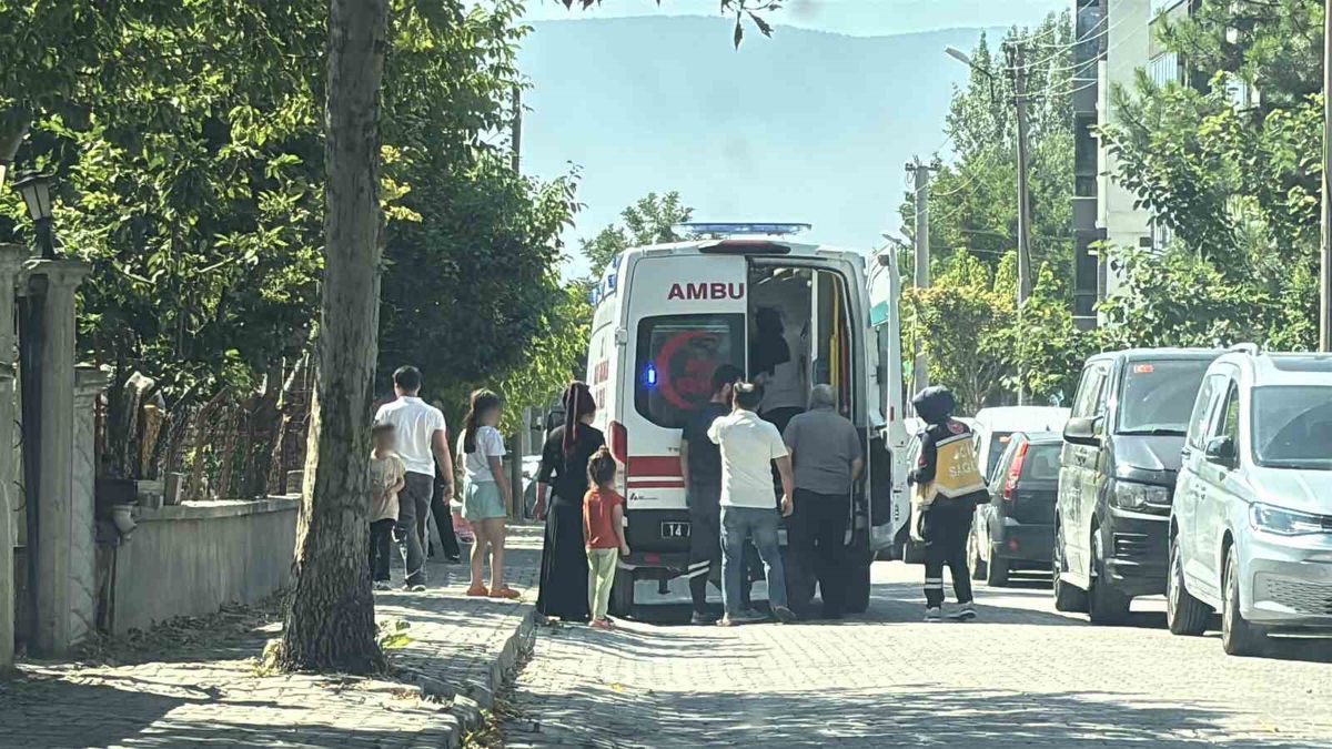 Bolu'da Balkondan Düşen Genç Kız Yaralandı