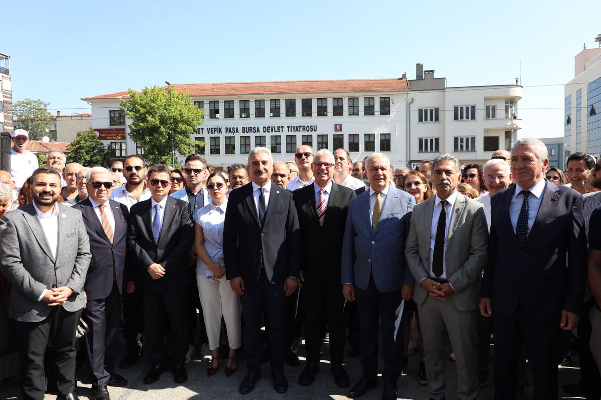 Bursa'da CHP'li 6 belediye başkanı Yeni Parti'ye geçti
